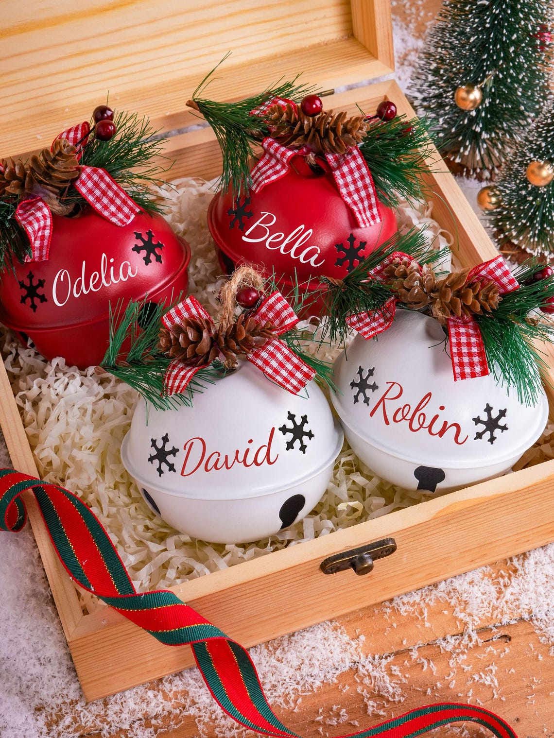 Personalized Custom Name Jingle Bell Christmas Ornament For Family TH10 171087
